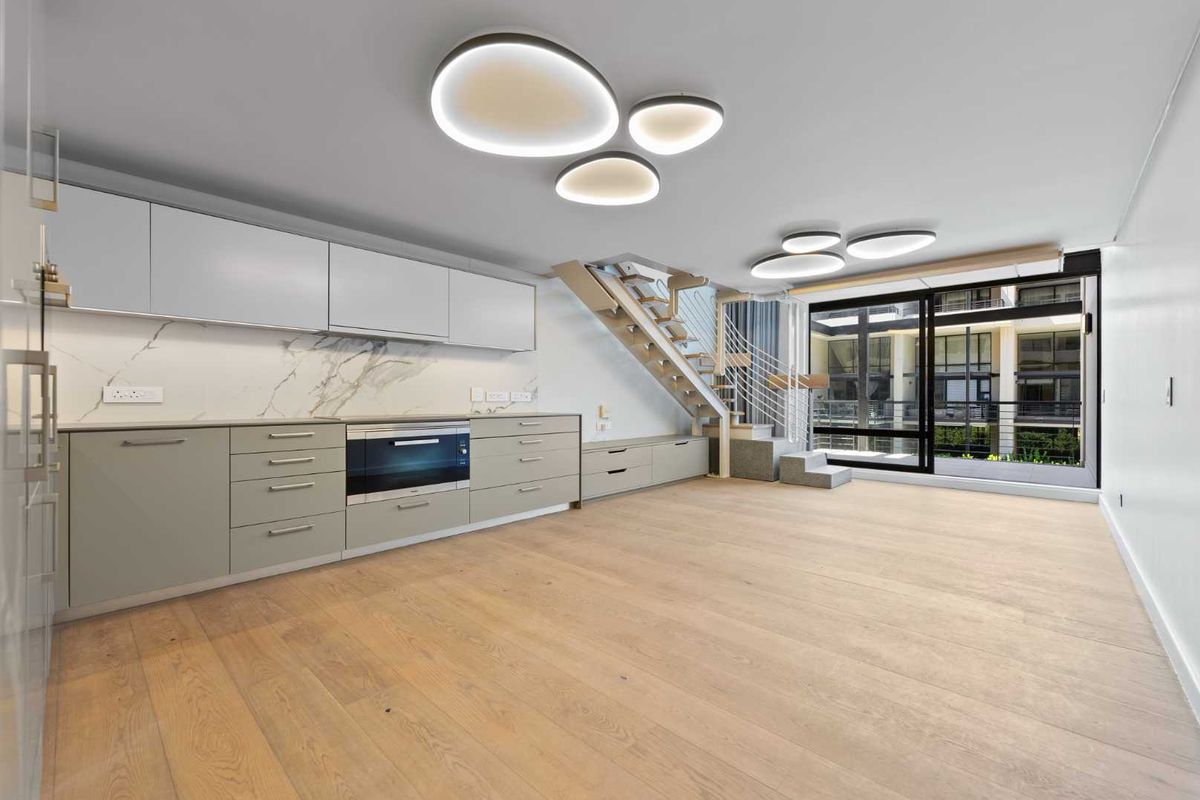 Stylish Newly Renovated 3-Bedroom Apartment To Rent in The Orangerie - Exceptional Quality | Secure Parking - Photo 3