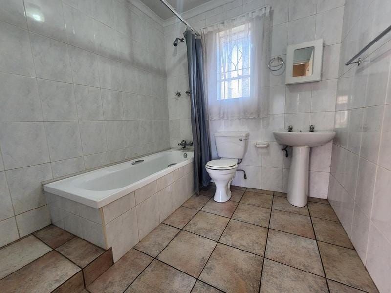 2 Bedroom Townhouse for Sale in New Redruth - Photo 9
