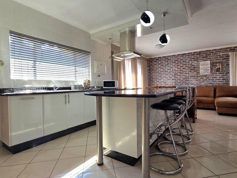 3 Bedroom House for sale in Oakdene - Photo 3