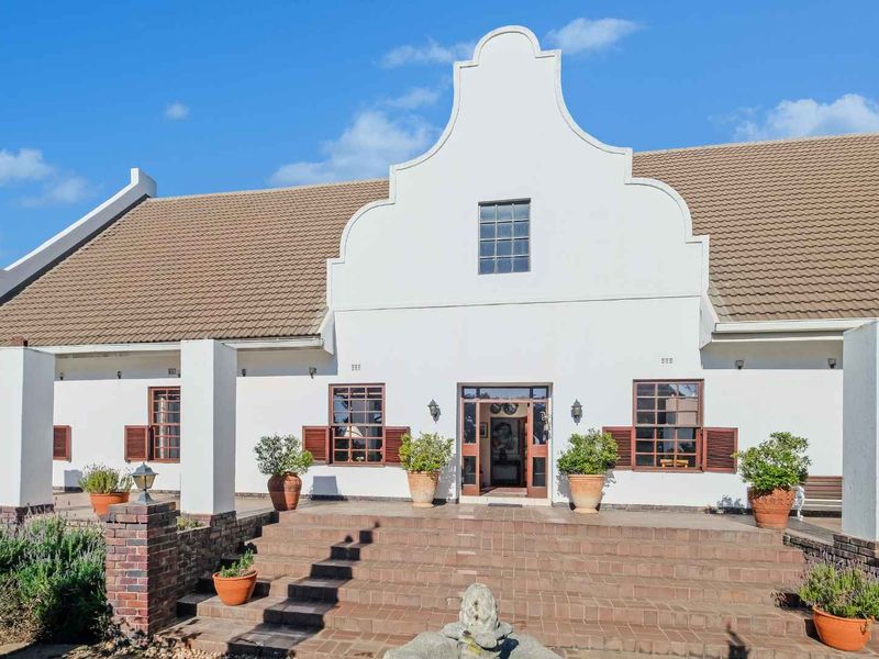 A CAPE DUTCH MASTERPIECE IN THE HEART OF ONE OF LONEHILL’S TOP BOOMED AREAS - Photo 2