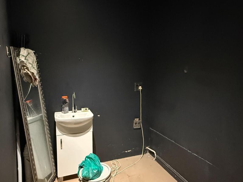 177m2 ground floor retail unit to let in Wembley Square - Photo 8