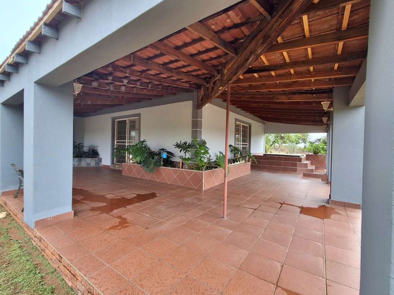 Four bedrooms house for sale in Zandfontein at Leoka Villa AH - Photo 3