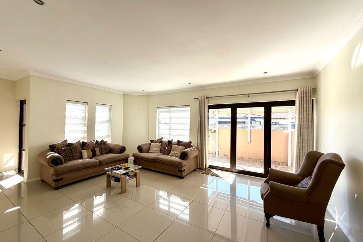 Modern 3 Bedrooms, 2 bathroom Home - Photo 4