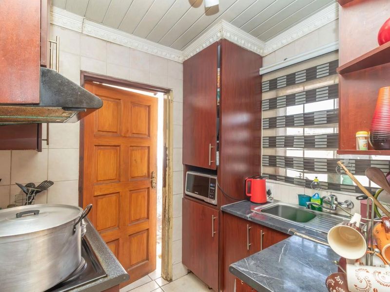 3 Bedroom House for Sale in Cosmo City - Photo 7
