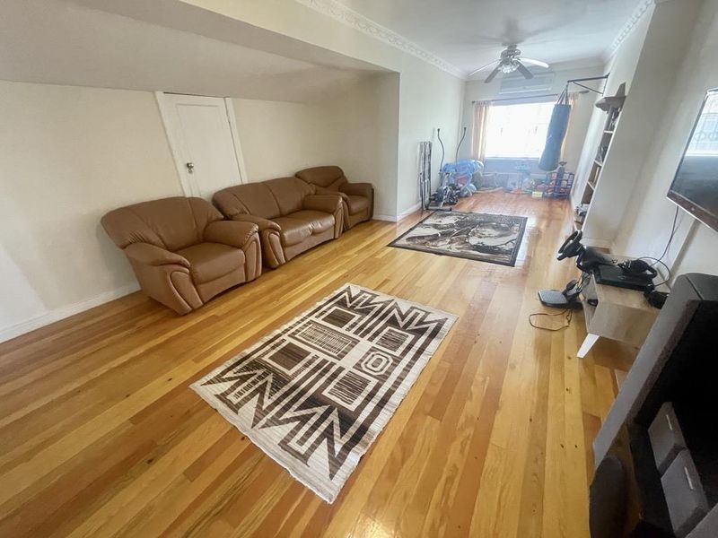 Hendra - Beautiful 7-Bedroom Family Home in Durban North - Photo 8