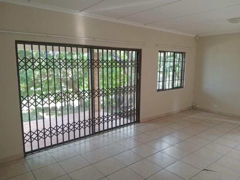 Immerse yourself in Westville with this exquisite 2-bedroom cottage for lease - Photo 5