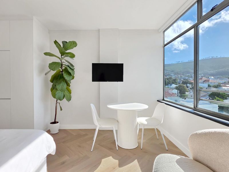Stylish City Living in the Heart of Kloof Street - Photo 2