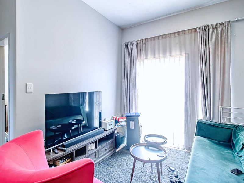 Modern 2 bedroom starter apartment in Rooihuiskraal north - Photo 9