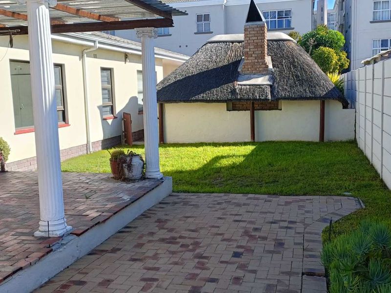 Spacious Home with pool and entertainment area. - Photo 3