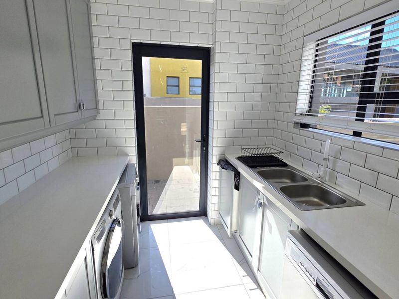 Modern 4 Bedroom Family Home in Leloko Lifestyle Estate - Photo 6