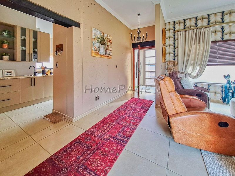 Meersig, Walvis Bay:  Beautiful, luxurious 3 bedroom home for sale - Photo 5
