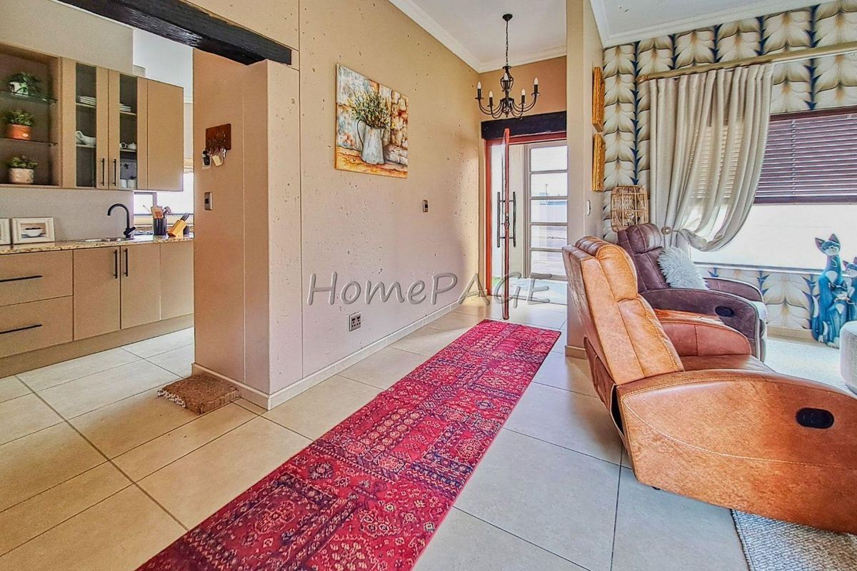 Meersig, Walvis Bay:  Beautiful, luxurious 3 bedroom home for sale - Photo 5