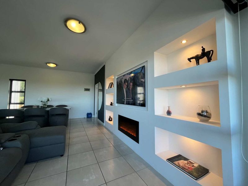 Luxury Top Floor Apartment with Sea Views – Ballito Hills - Photo 4