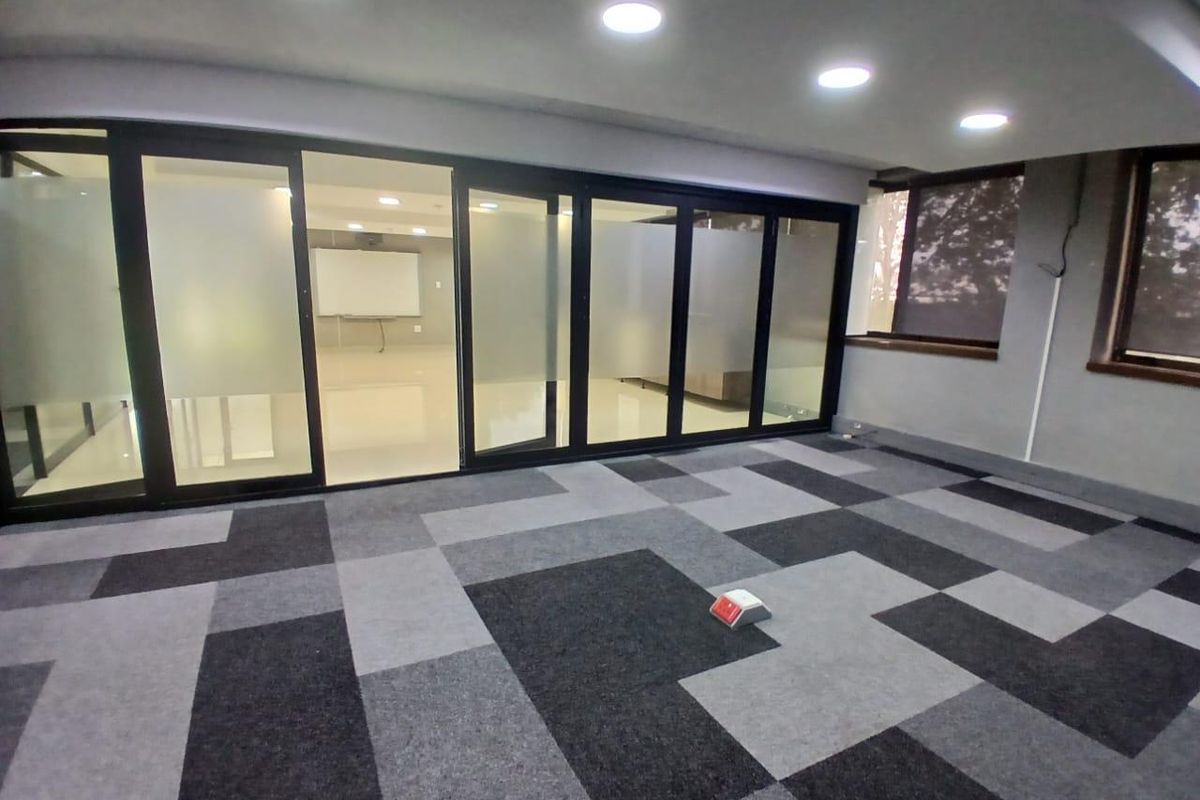 Prestigious 5th-Floor Commercial Space in The Anchor Building – Panoramic Views, Elevated Corporate Image & Premium Business Positioning Rental: R112 per m2 | - Photo 5