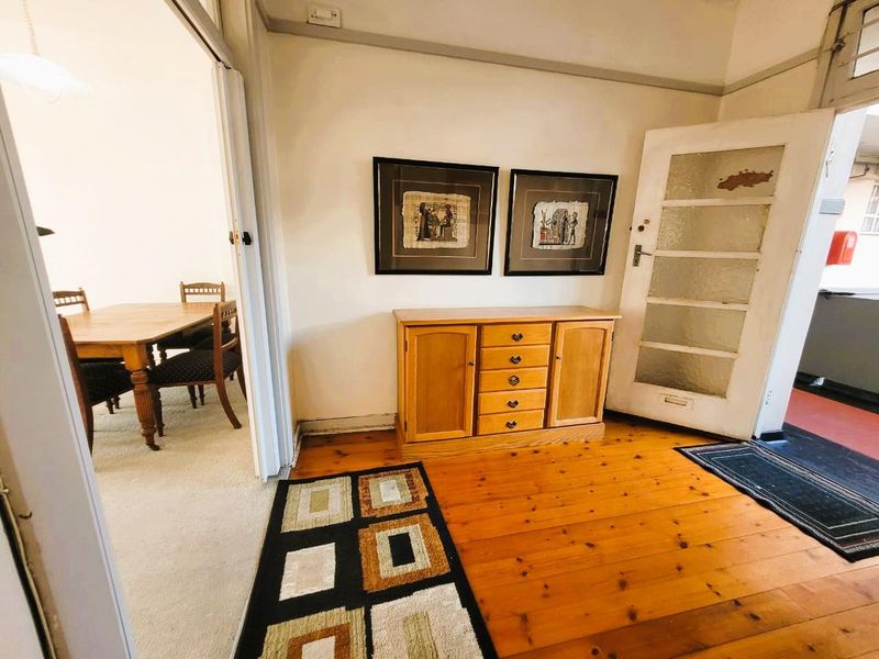 **Charming 1.5 Bedroom Apartment with Endless Potential in North Beach, Durban** - Photo 5