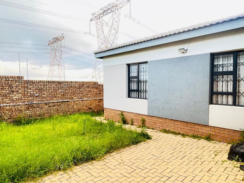 Discover Your Dream Home in Thatchfield's Newest Development - Photo 7