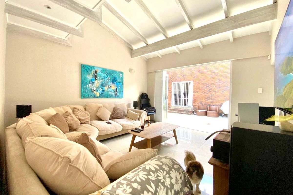 GORGEOUS 4 BED GARDEN TOWNHOUSE IN GALLO MANOR - Photo 5