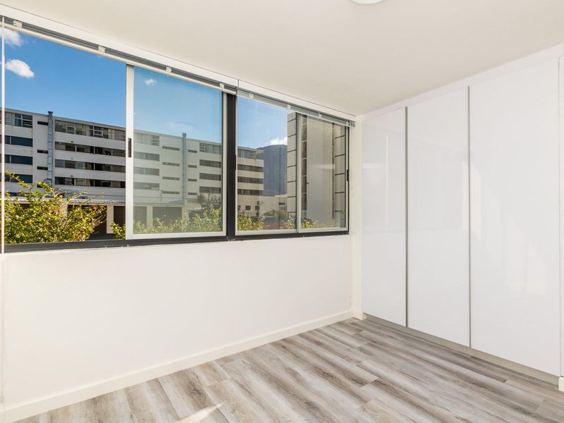 Partially furnished 1 Bedroomed g/ floor apartment in Marlborough Park - Photo 5