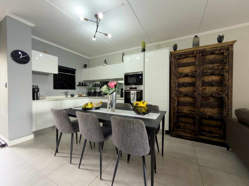 This Isn’t Typical Apartment Living — And It Shows - Photo 4