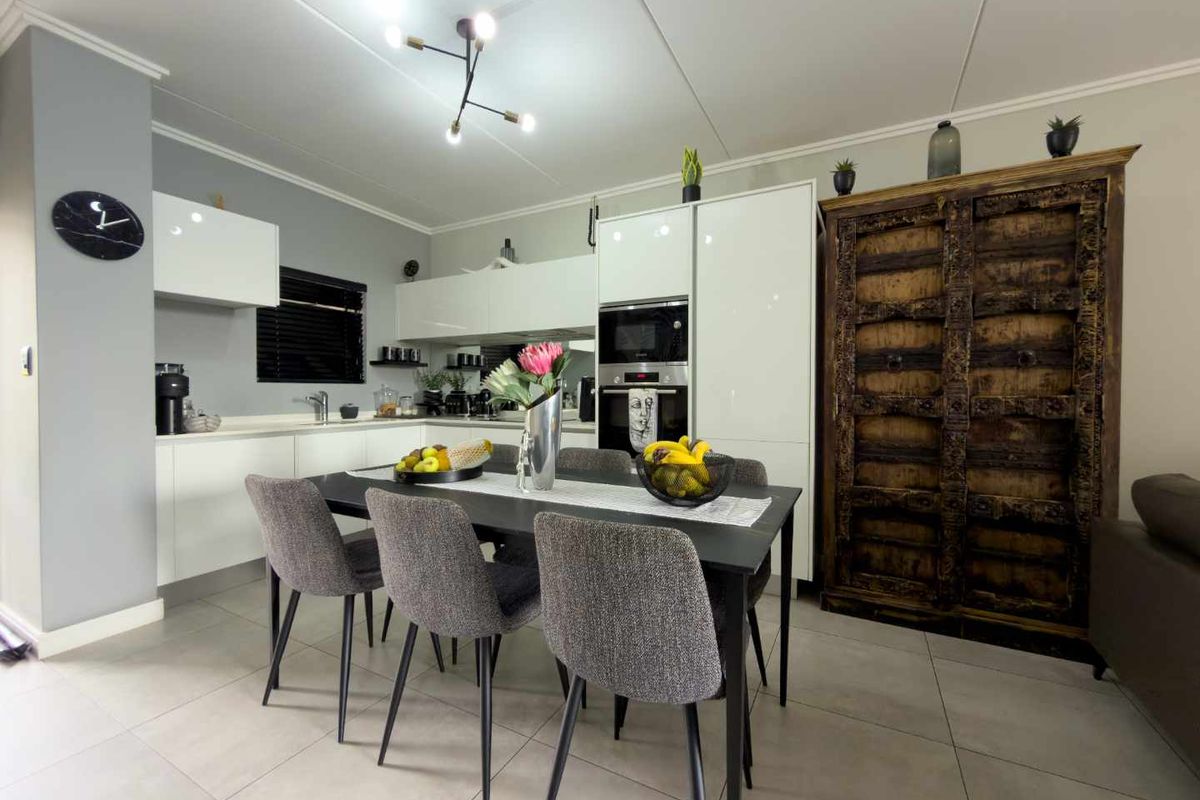 This Isn’t Typical Apartment Living — And It Shows - Photo 4