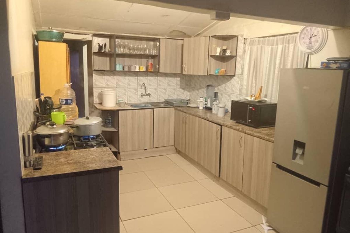 FOR SALE:3 bedrooms house for sale in,Kuisebmund, Walvis Bay, Selling price N$585000 cost included. - Photo 5