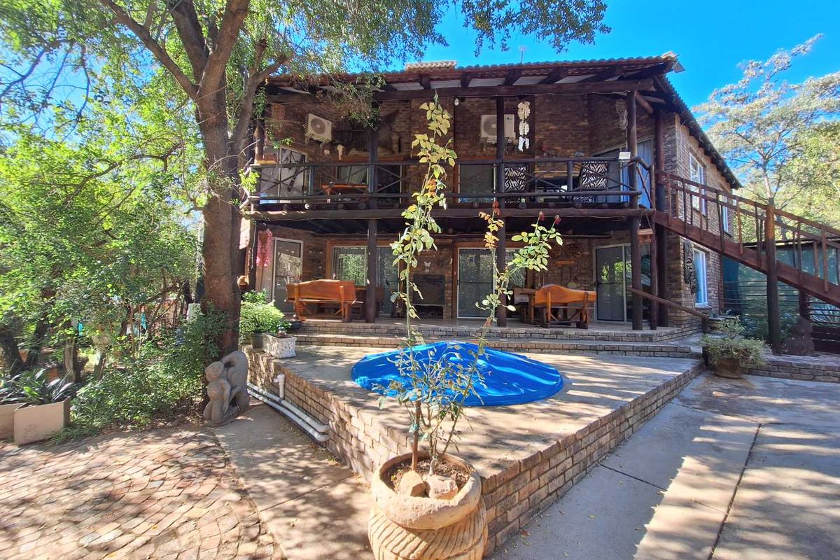 Dual-level Design with Stylish Features - Photo 2