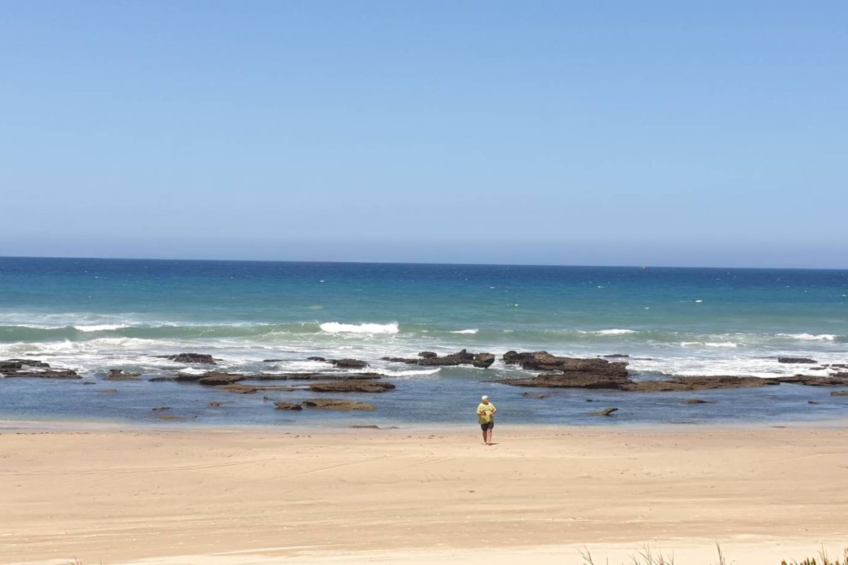 Sun, see and sand  -       Perfect beachfront location - Photo 4