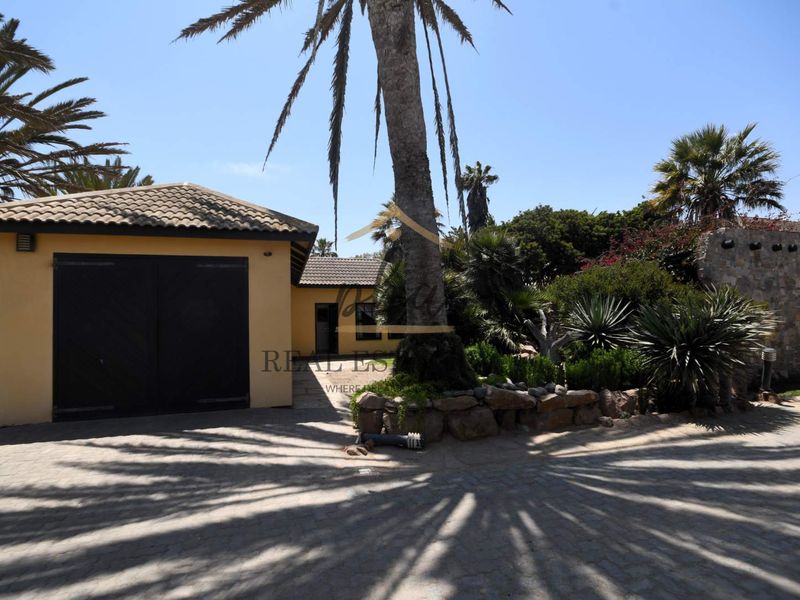 Coastal Haven near Magnificent Namib Dunes! - Photo 2