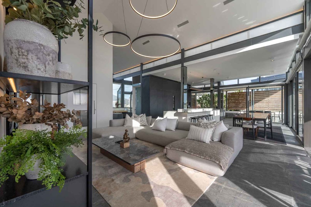 Unparalleled Luxury - Photo 3