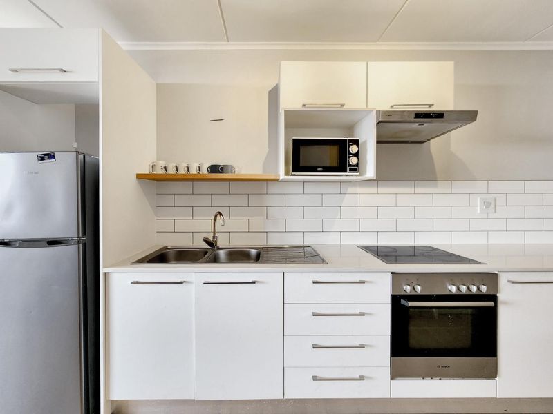 URBAN BLISS, FULLY FURNISHED, LOCK UP AND GO AND AIRBNB ALLOWED - Photo 9