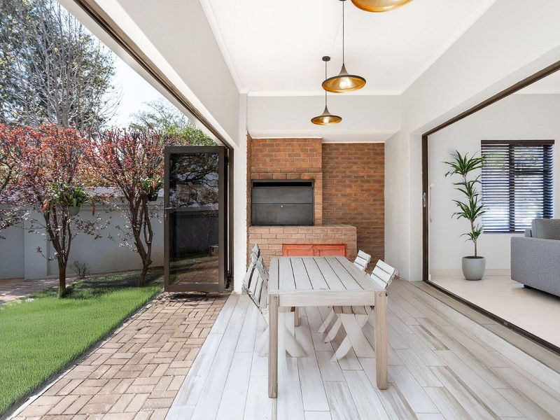 Luxury Modern Renovation in Sought-After Security Estate - Photo 9