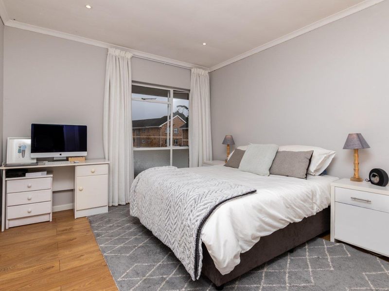 Spacious 2 bedroomed apartment in Kenilworth - Photo 9