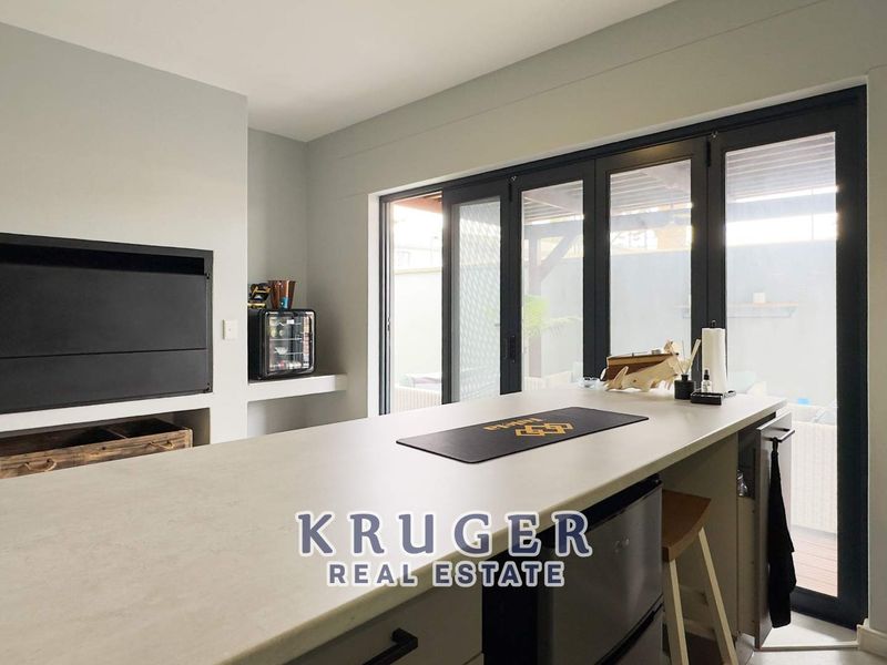 3-bedroom AIR BNB FRIENDLY townhouse for sale - Photo 9