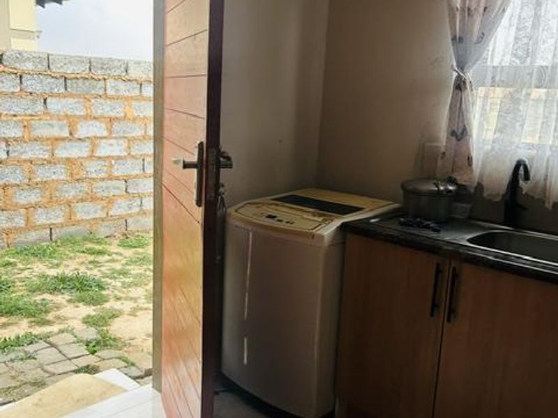 2 Bedroom House For Sale - Photo 3