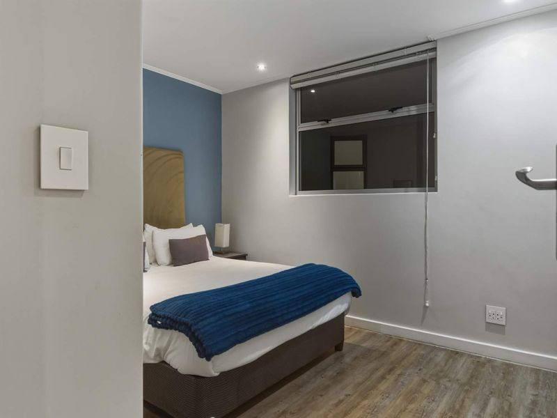 Experience elevated city living in the heart of Rosebank. - Photo 6