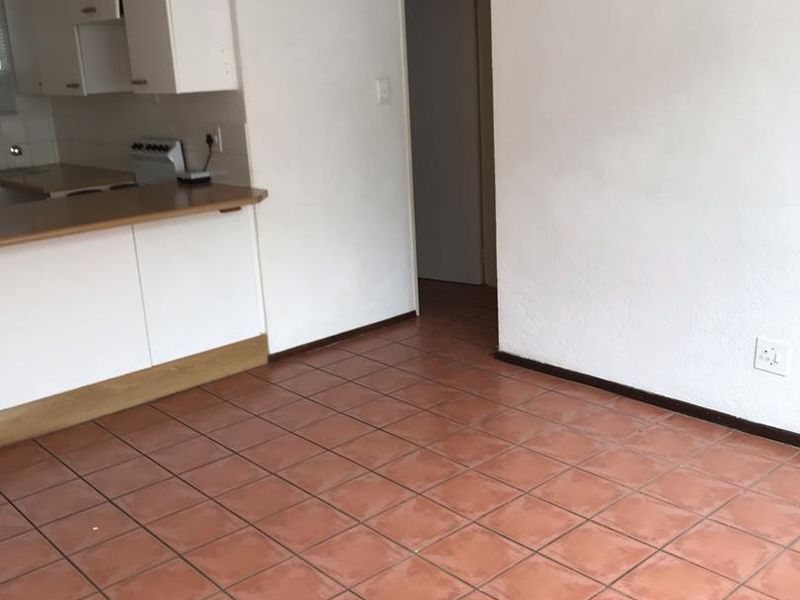 Groenkloof, 2 Bedroom for sale - Photo 8