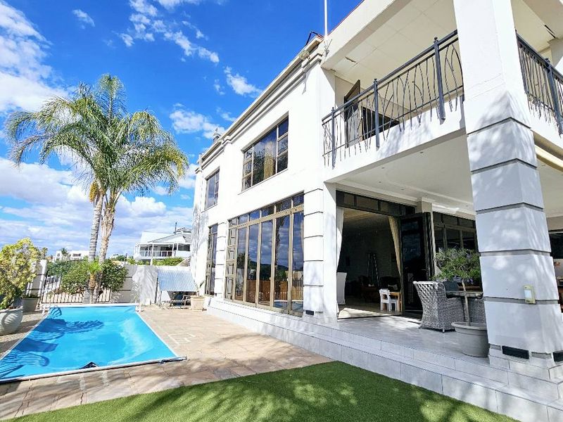 4 Bedroom House For Sale in Ludwigsdorf - Photo 1