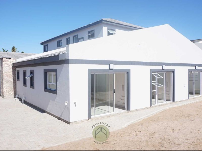 BRAND NEW 5 Bedroom House FOR SALE in Waterfront, Swakopmund - Photo 2