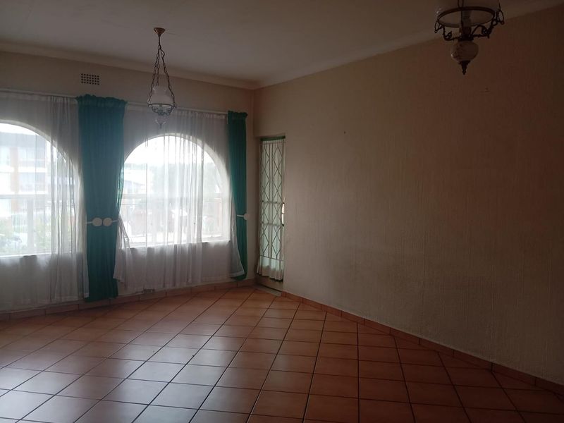 Two bedroom Townhouse in New Redruth - Photo 4