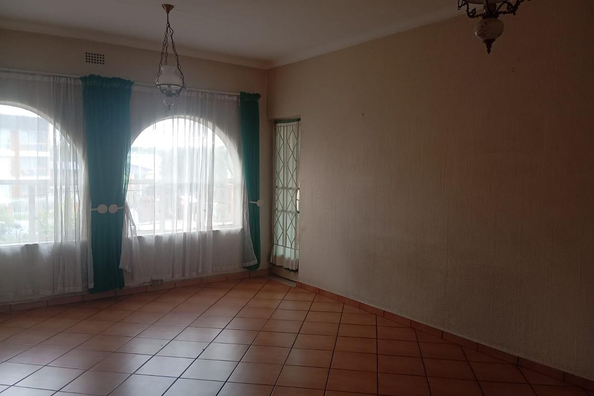Two bedroom Townhouse in New Redruth - Photo 4