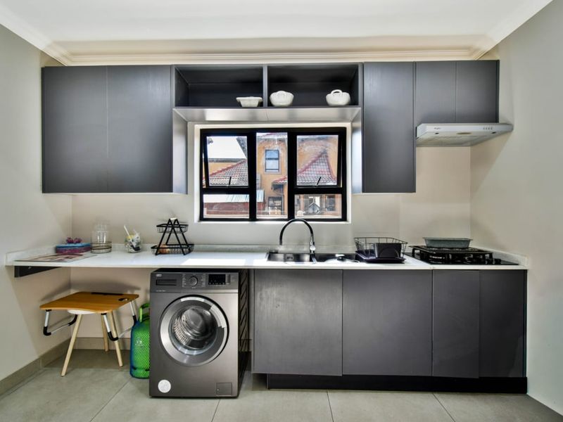 Modern Family Home in Savannah Country Estate - Photo 7