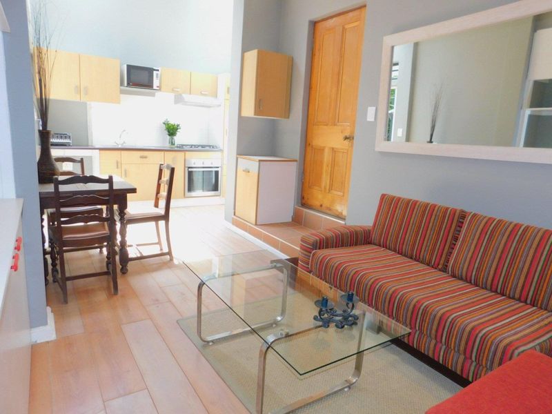 Charming 1 bedroom Garden Apartment available in the Heart of Craighall - Photo 4