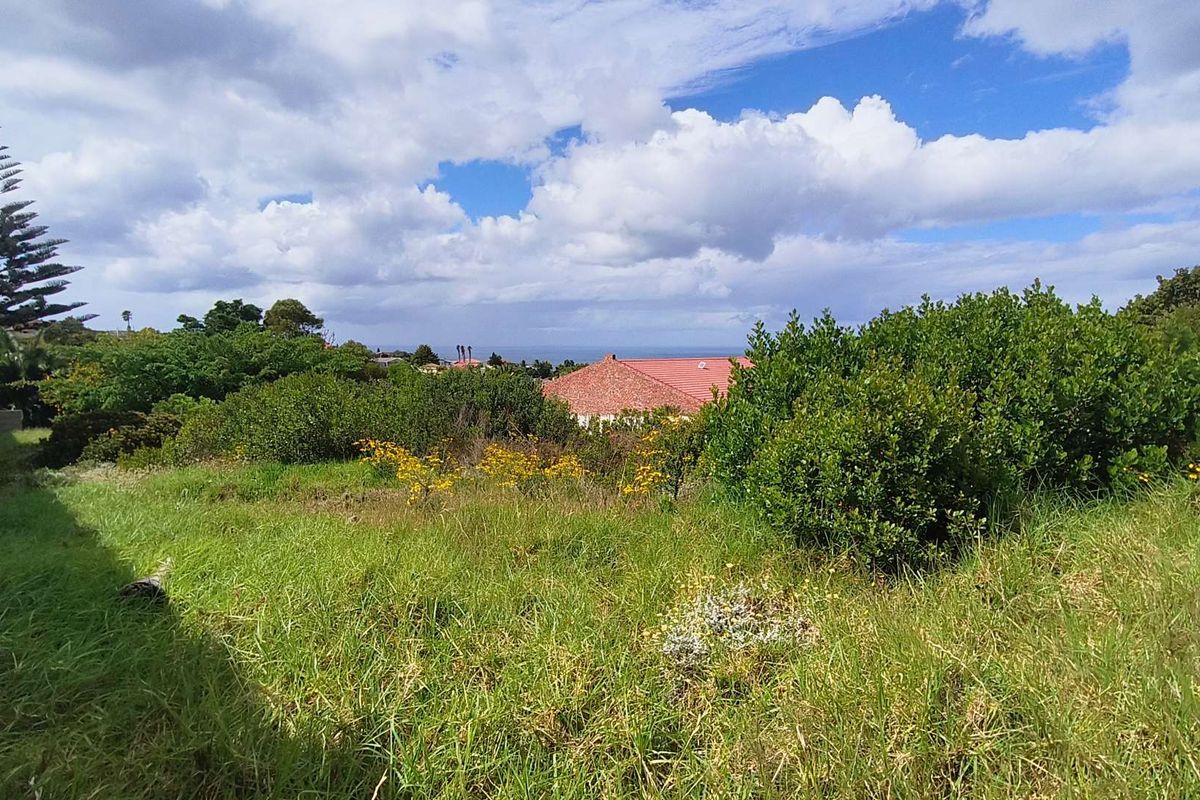 Spacious 900m2 Vacant Land For Sale in Dana Bay - Photo 2