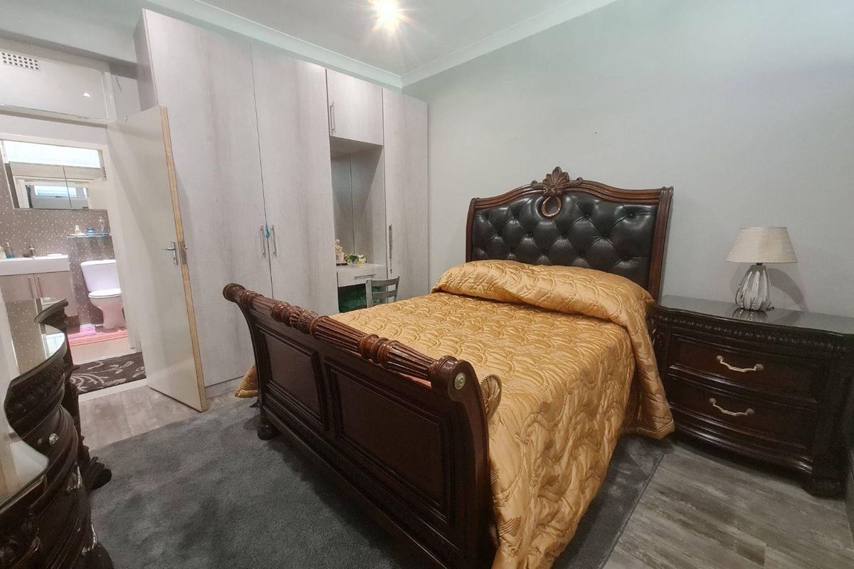 IMMACULATELY  MODERNISED FLAT - Photo 5