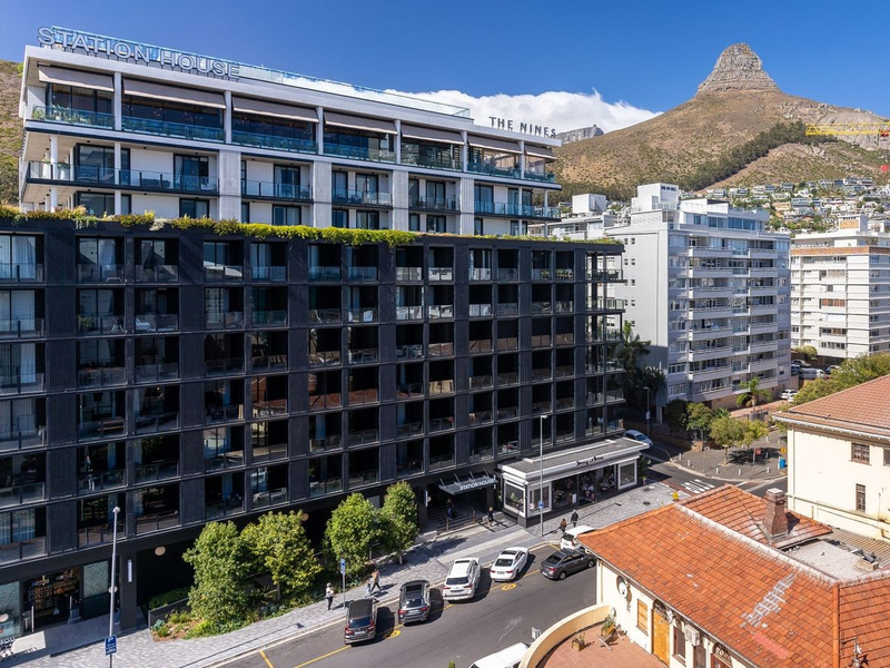 Premium Sea Point apartment | Rooftop pool + Gym - Photo 10