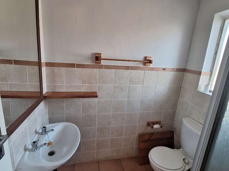 Top Floor Apartment – Spacious, Secure & Perfectly Located in North Riding - Photo 8
