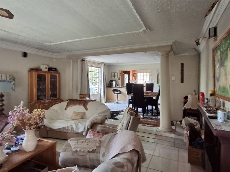 Lovely 3 Bedroom House - Photo 3