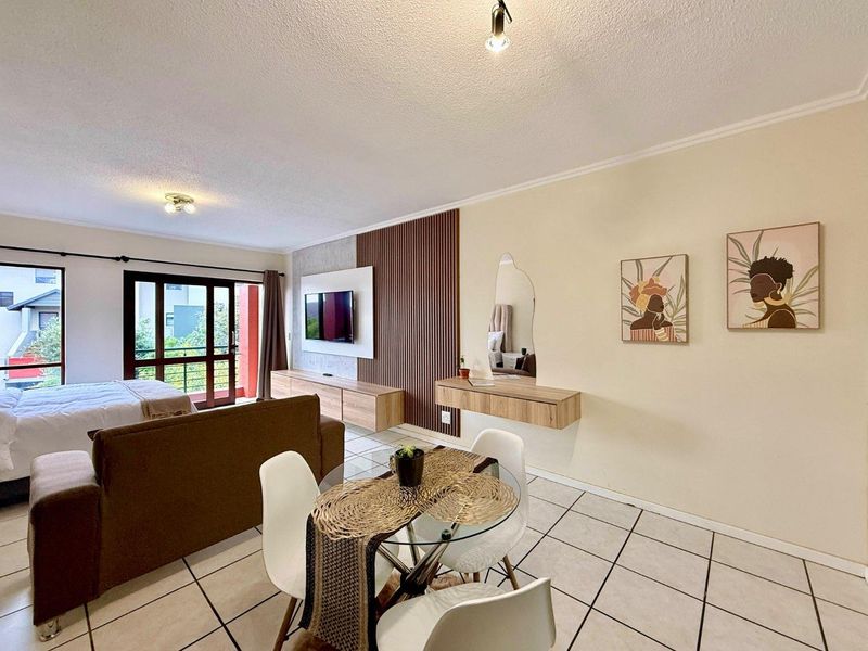 Fully Furnished And Equipped Studio In A Secure Complex Within Walking Distance Of Shops - Photo 8