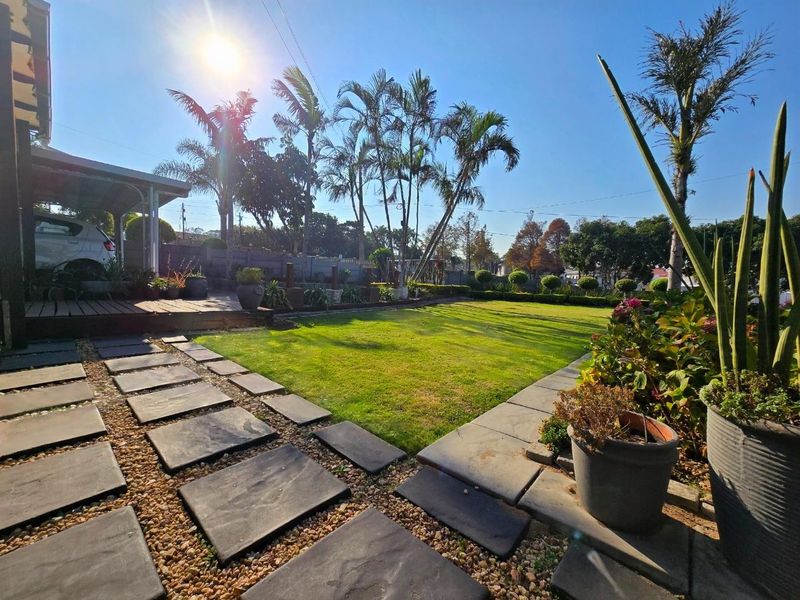Spacious Four Bedroom Malvern Home with Income Generating Flatlet - Photo 4