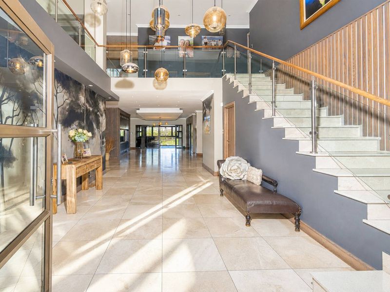 Luxury Awaits: Birdwood Estate with Separate Flatlet - Photo 9
